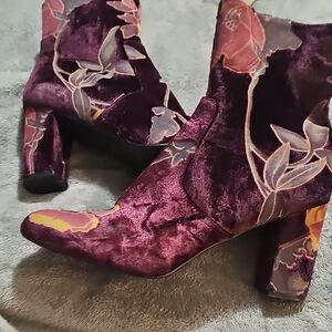 Steve Madden Burgundy Floral Velvet Ankle Boots Womens Size 11